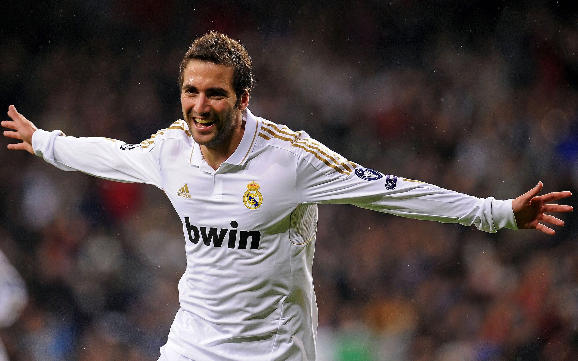 开云平台-维尼修斯，在嘘声与镁光灯之间，跳一曲桑巴足球的独舞